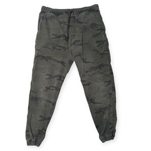 American Eagle Outfitters Camo Joggers - Green and Black